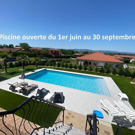 Studio Chez L'Habitant Avec Piscine Commune Grieges Exteriér fotografie