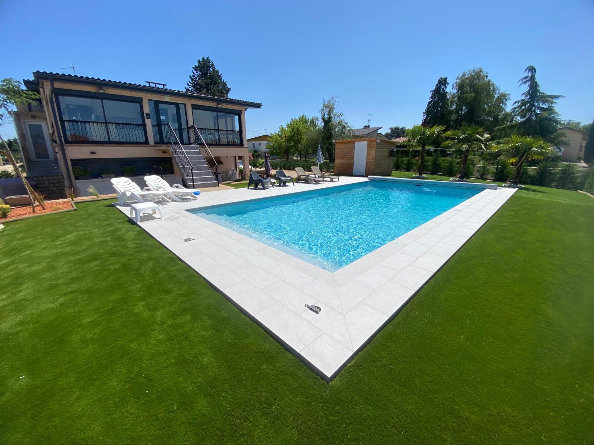 Studio Chez L'Habitant Avec Piscine Commune Grieges Exteriér fotografie